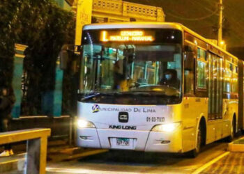 Venezolano fue acribillado en Perú delante de los pasajeros mientras manejaba un bus (Video)