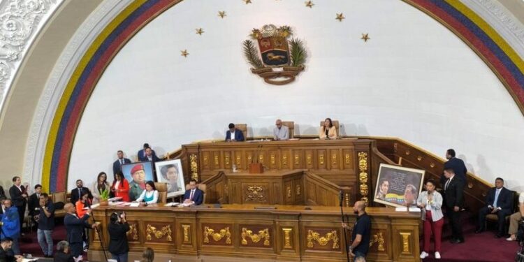 AN venezolana presenta proyecto de ley para «cuidar» a la Cruz Roja de «desmanes»