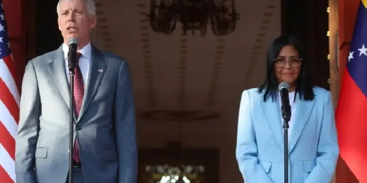 Petróleo, electricidad y más: Todo lo que hablaron Chris Wright y Delcy Rodríguez tras histórica reunión