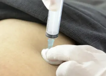 Médicos llaman a la calma ante fenómeno genético venezolano relacionado con la anestesia