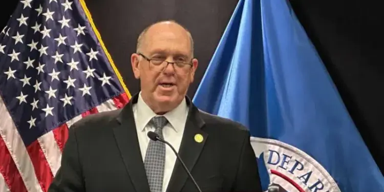 Zar fronterizo pone fin a la presencia de agentes del ICE en Minnesota