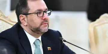 Canciller Gil pide a la UE «recapacitar» y no volver a imponer sanciones contra Venezuela