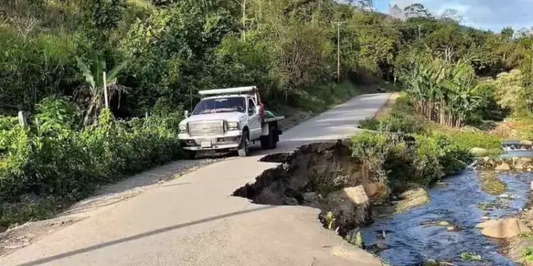 1.200 familias de Monagas en riesgo de quedar incomunicadas por colapso vial