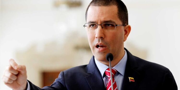 Jorge Arreaza admite que hay casos excluidos de la amnistía y promete revisarlos con «espíritu» de la ley