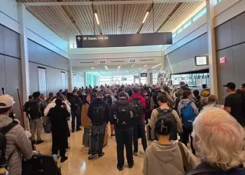 Evacúan aeropuerto de Kansas City por amenaza de bomba