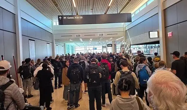 Evacúan aeropuerto de Kansas City por amenaza de bomba
