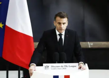 Macron ordena aumentar el arsenal de ojivas nucleares de Francia