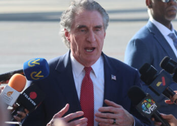 Burgum tilda a Venezuela como un «aliado estratégico»