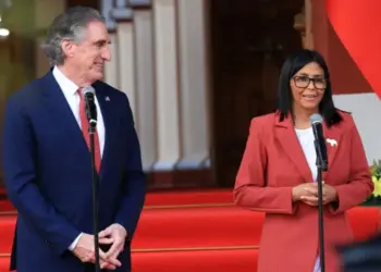 Tras reunión con el secretario del Interior de USA: Delcy Rodríguez anunciará a la AN ampliación de la Ley de Minas