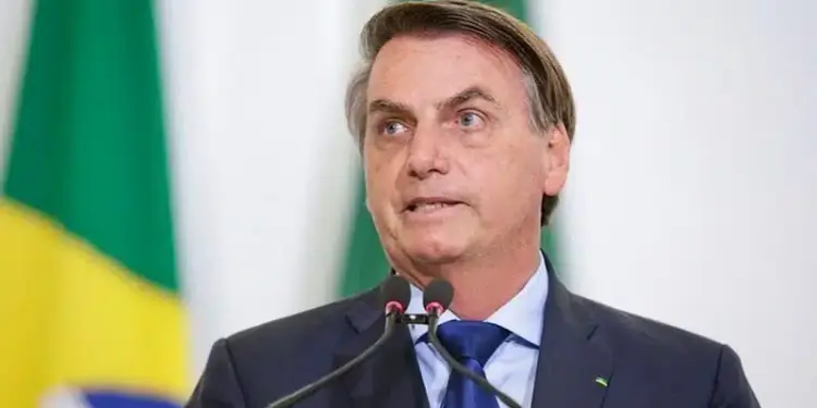 Bolsonaro fue trasladado a un hospital tras presentar problemas de salud en la cárcel