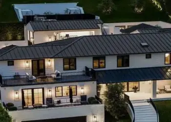 Policía de Los Ángeles detiene a mujer que disparó contra la residencia de Rihanna