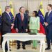 Venezuela y Shell firman acuerdos en materia de gas y petróleo durante la visita de Doug Burgum