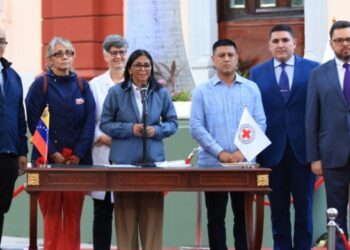Delcy Rodríguez promulga la ley que regulará la Cruz Roja Venezolana y la llama «un logro»